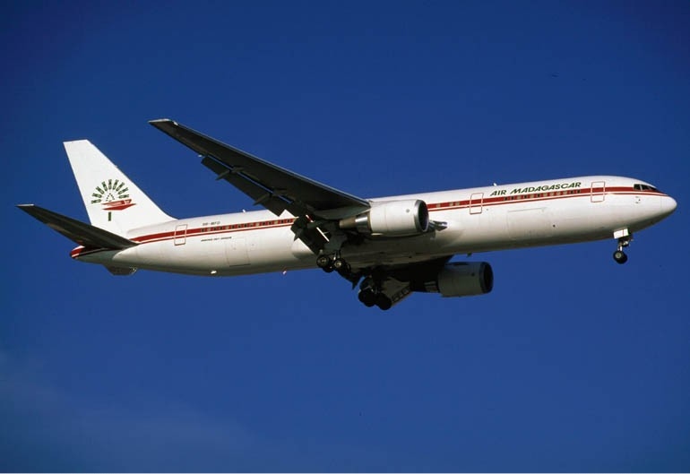 Літак компанії Air Madagascar