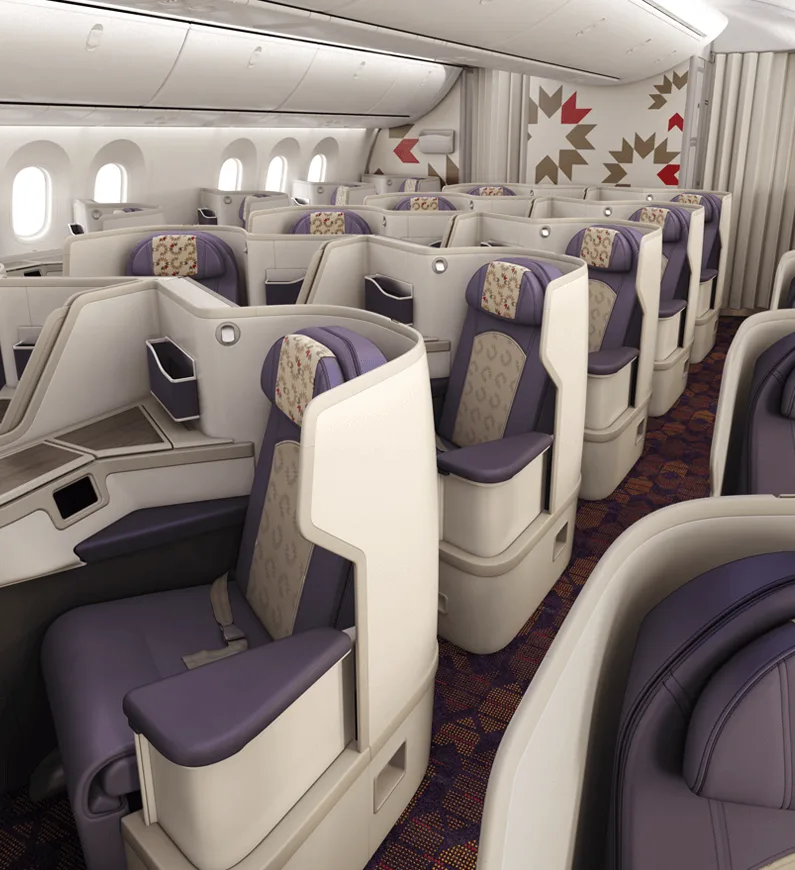 Салон бизнес-класса самолета компании Royal Air Maroc