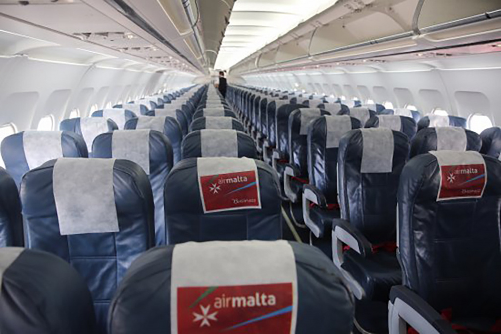 Салон літака компанії Air Malta