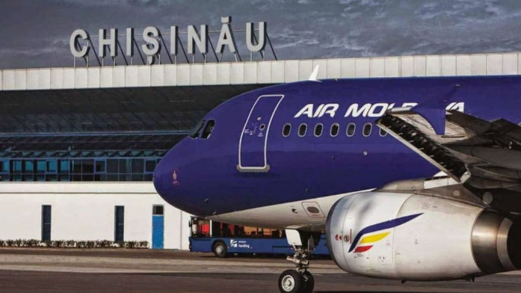 Літак компанії Air Moldova