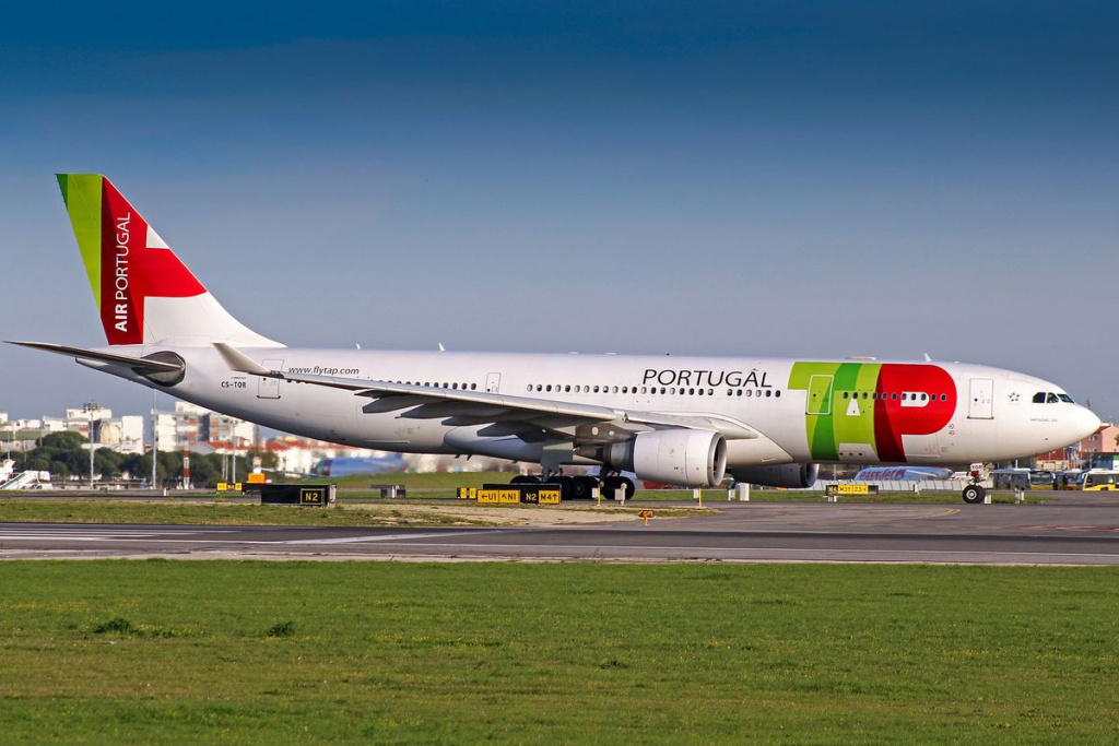 Посадка літака компанії TAP Air Portugal