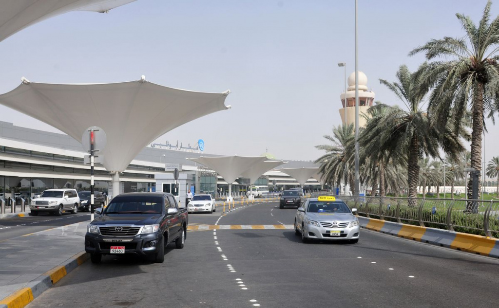 Під'їзд до аеропорту Абу-Дабі