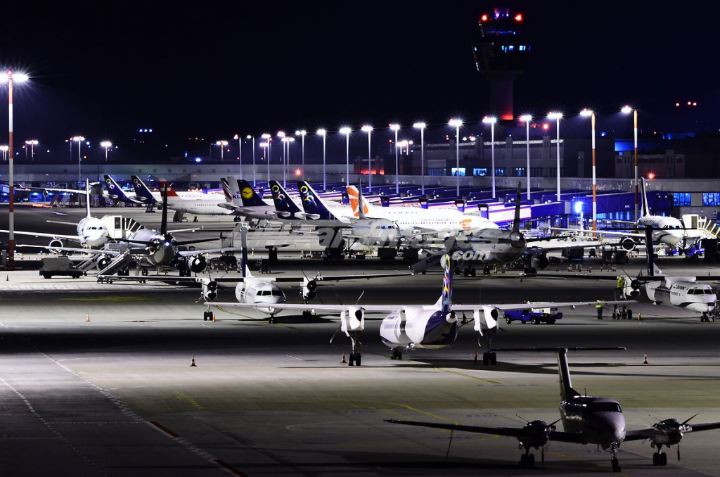 Літаки в аеропорту Афіни