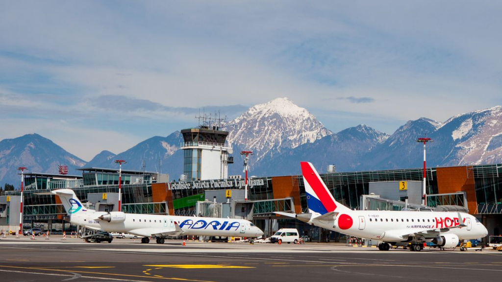 Літаки в аеропорту Любляна