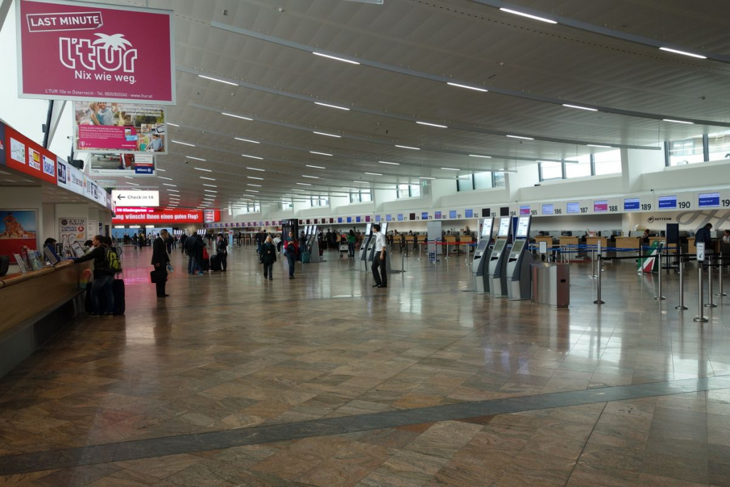 Зал очікування аеропорту Відня