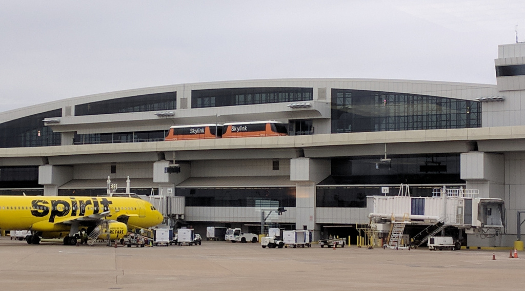 Термінал в аеропорту Даллас Форт-Уерт