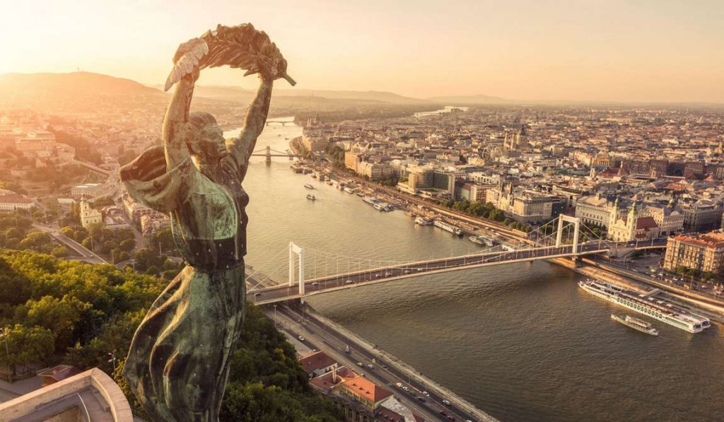 Статуя Свободы, Будапешт