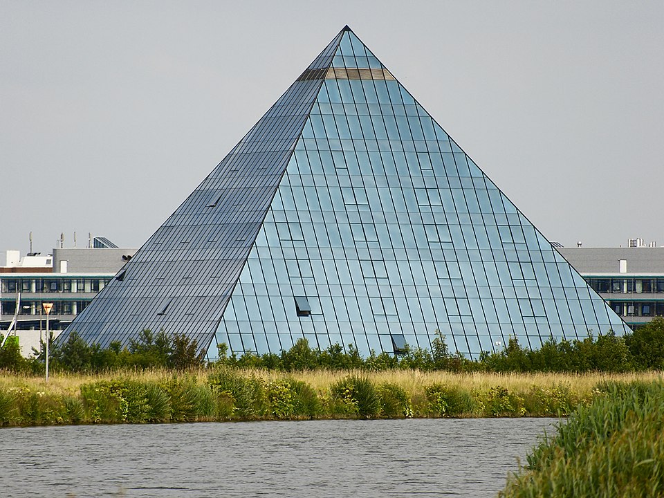 Отель "Пирамида", Фюрт