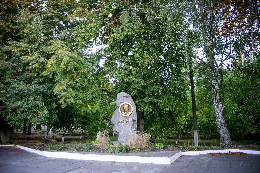 Пам'ятник Шевченку в Гребінці