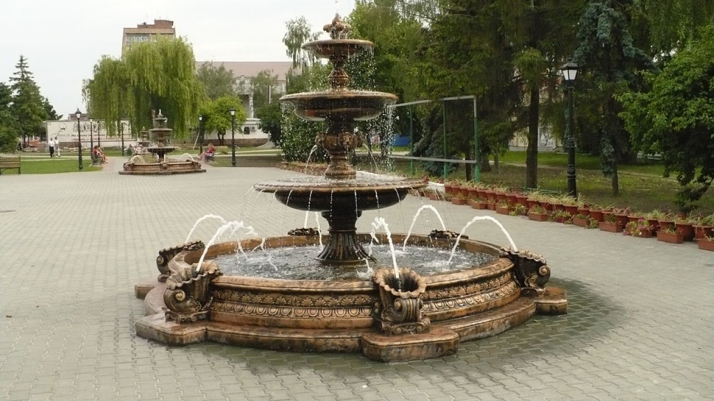 Центральна площа Миргорода