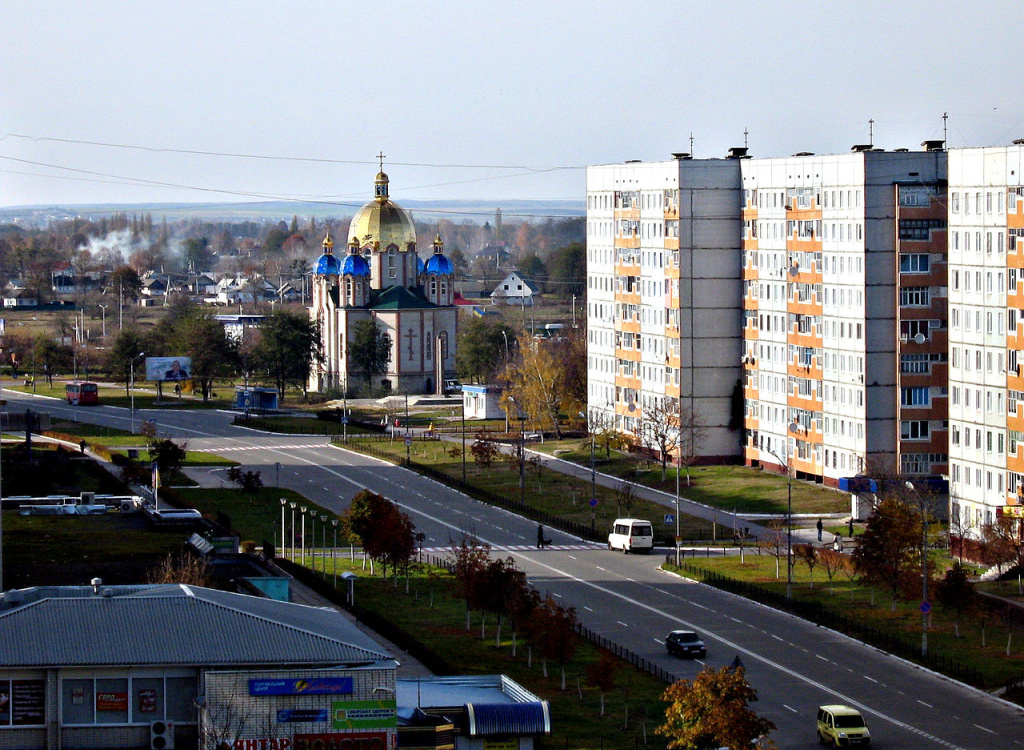 Проспект Незалежності в центрі Нетішина