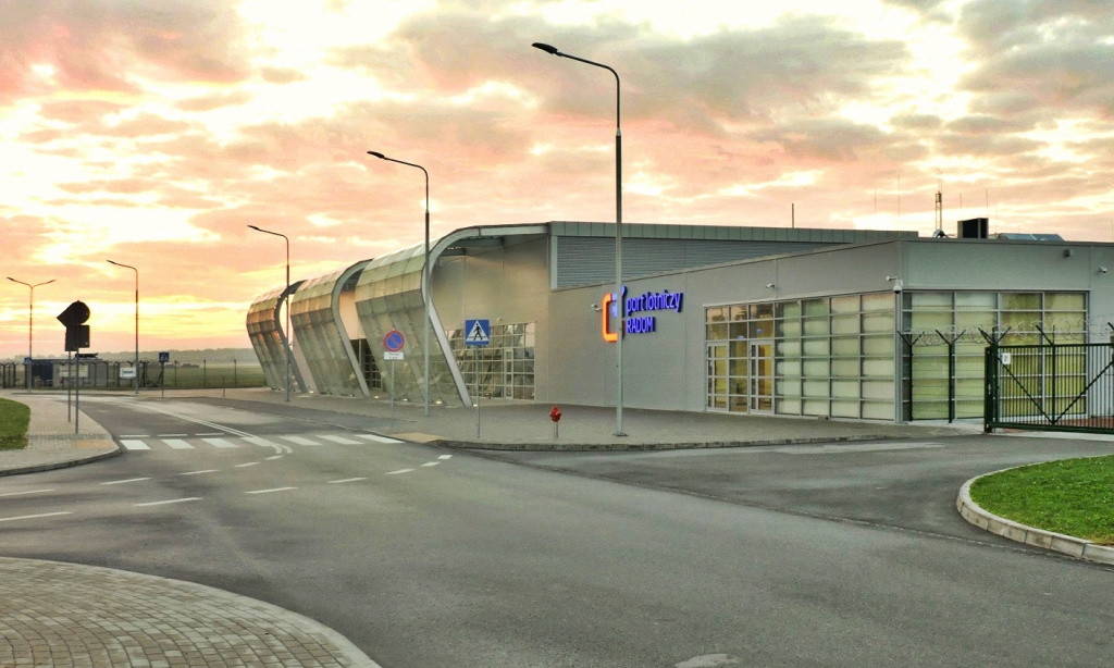 Радомський аеропорт