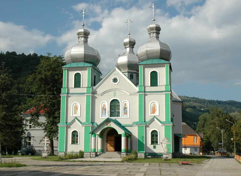 Православный храм в Рахове