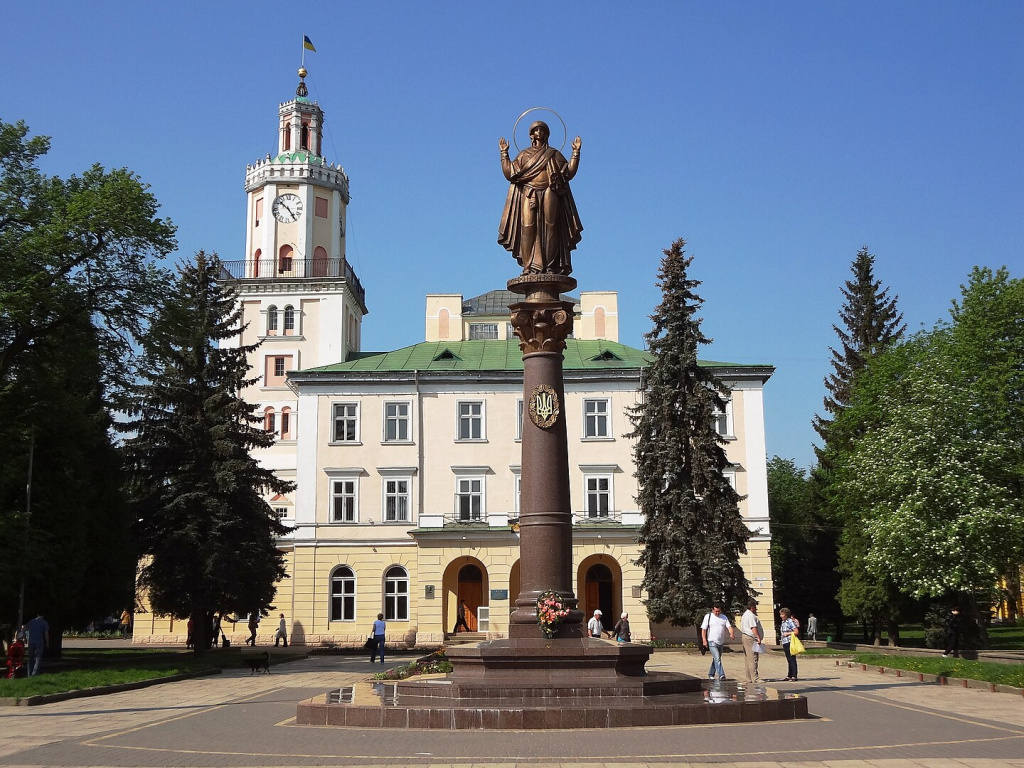 Статуя Матері-України, Самбір