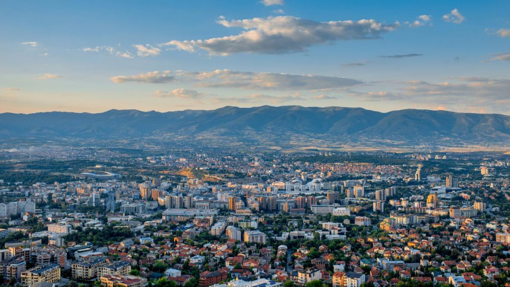 Вид на гори та парк Водно, Скоп'є