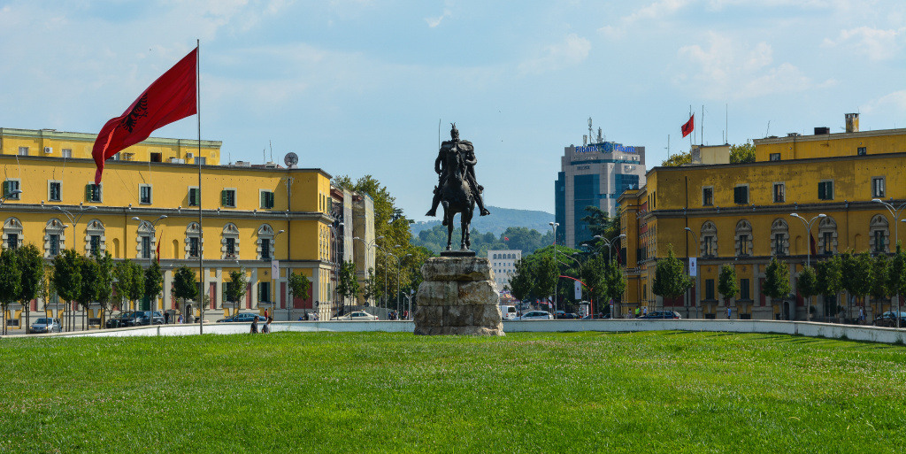 Площа Скандербега, Тирана