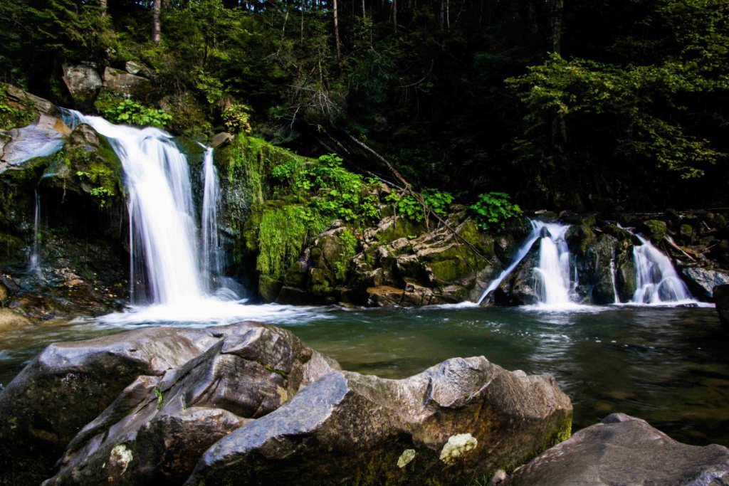 Гірський водоспад у Трускавці