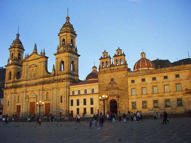 Площа Болівара, Богота