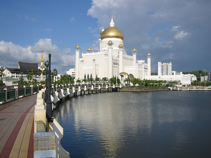 Мечеть Омара Алі Сайфуддіна, Бруней