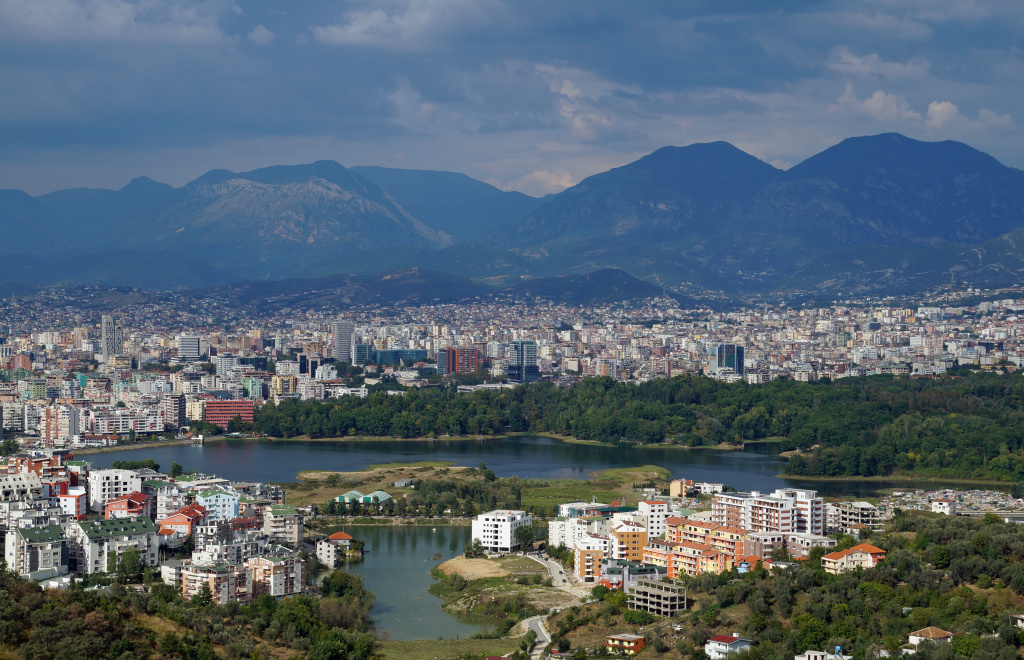 Тирана, Албанія