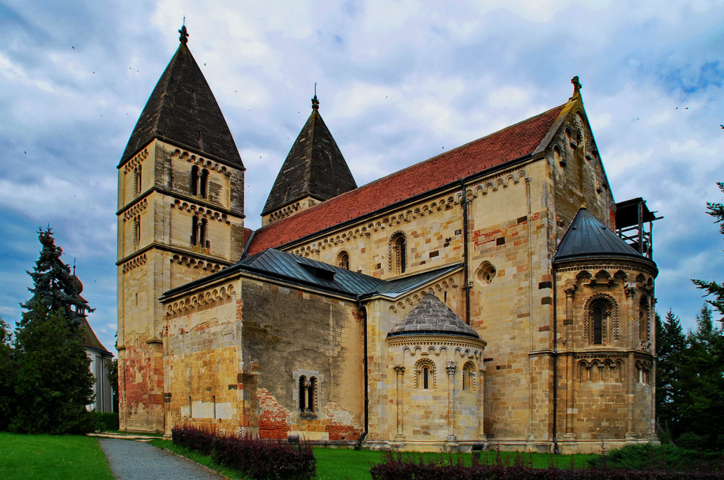 Ромманське абатство, Угорщина