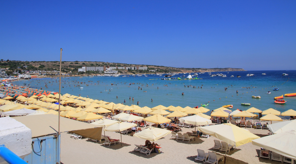 Пляж Меліха-Бей, Мальта