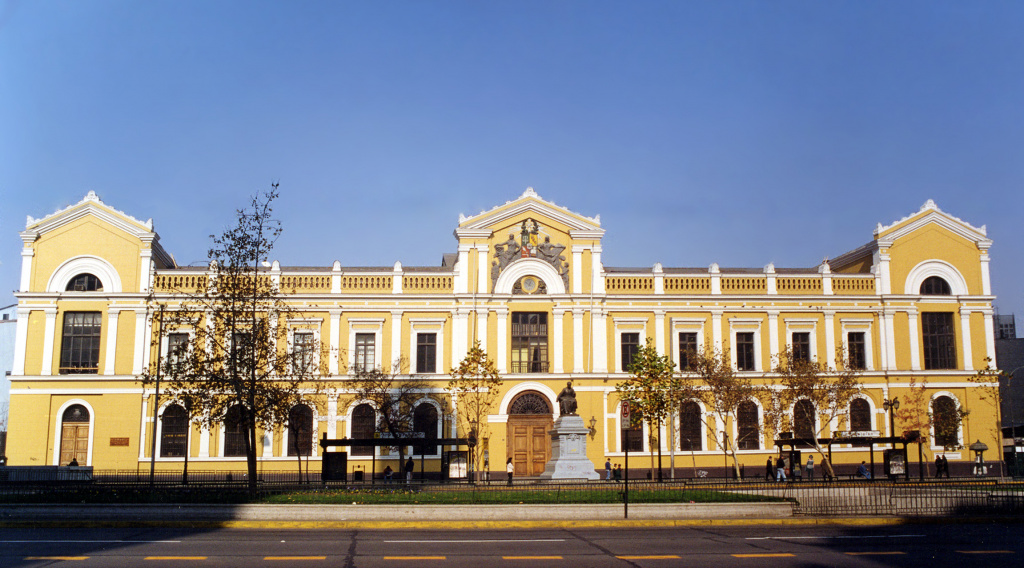 Головна будівля Чилійського університету в Сантьяго