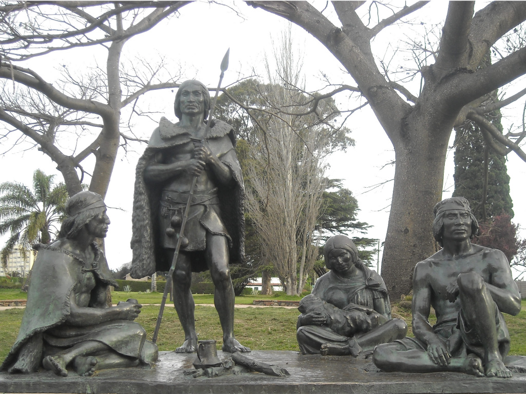 Памятник Черруа - коренному населению Уругвая