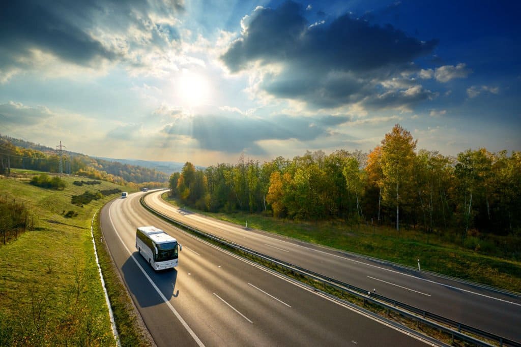 BlaBlaCar vs междугородные автобусы: что выгоднее и надежнее