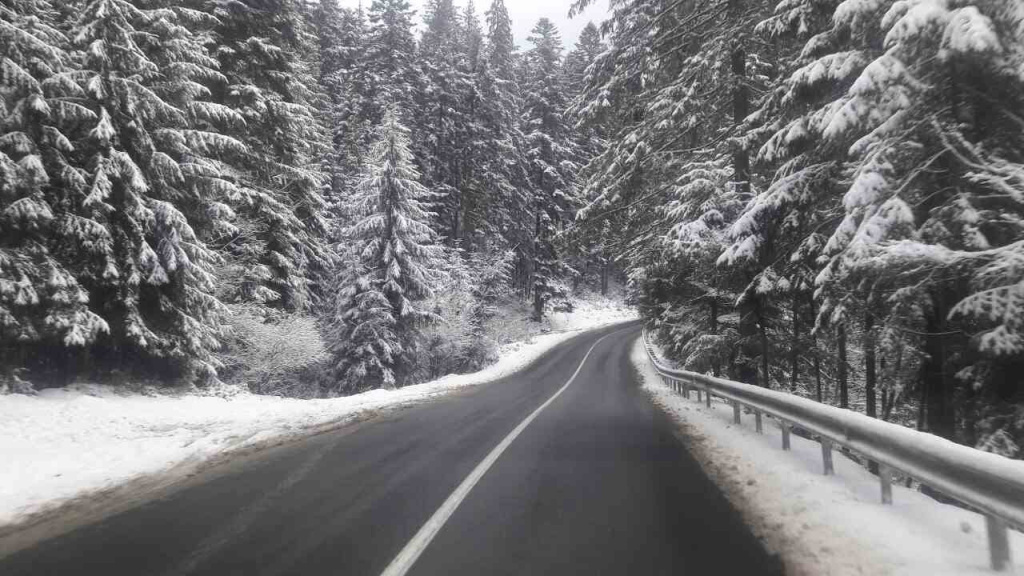 Дорога до Буковелю взимку
