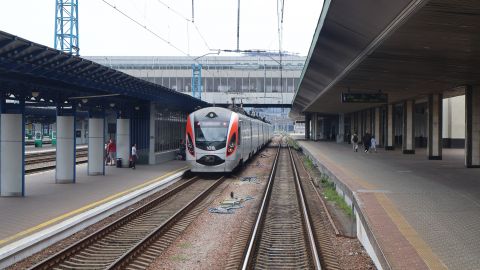 Відновлено рух поїздів після події на Київщині