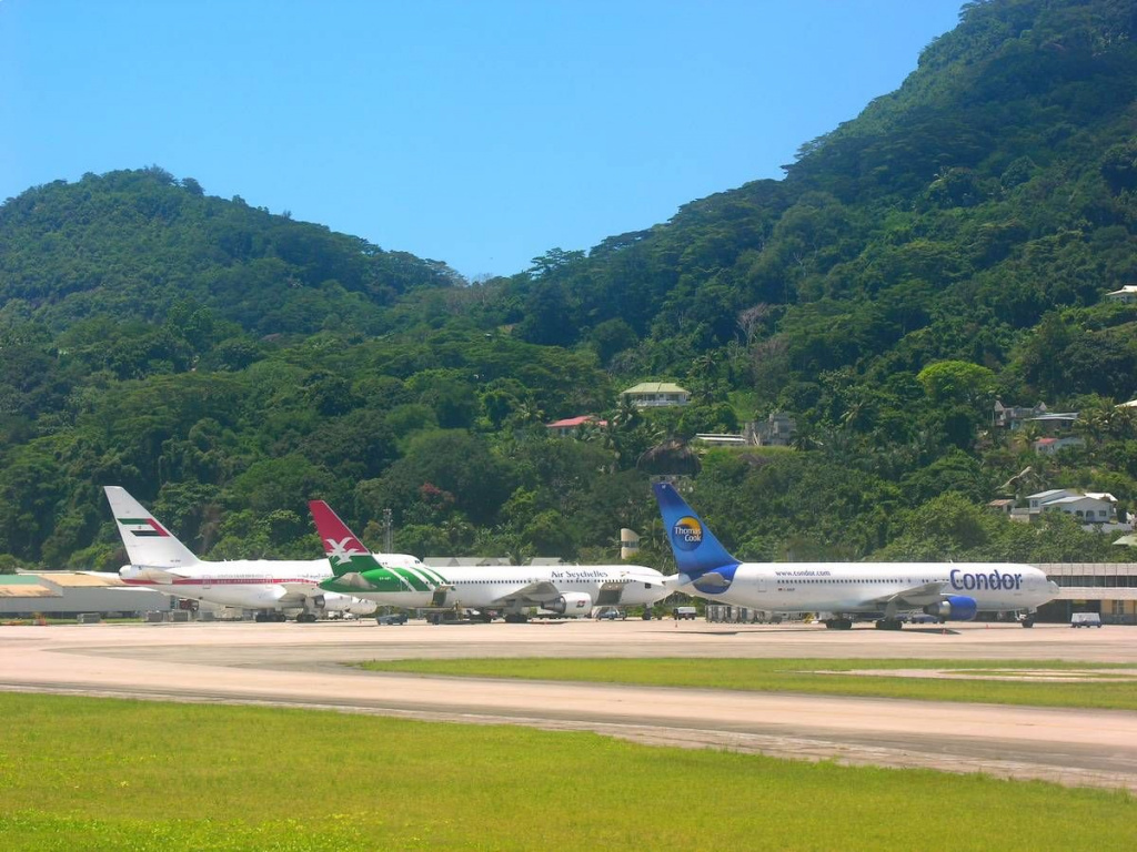 Літаки в аеропорту Сейшел