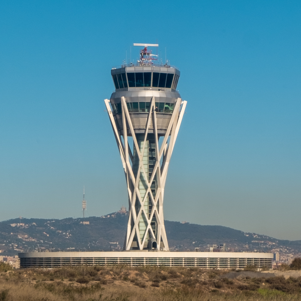 Диспетчерська вежа аеропорту Барселона Ель-Прат