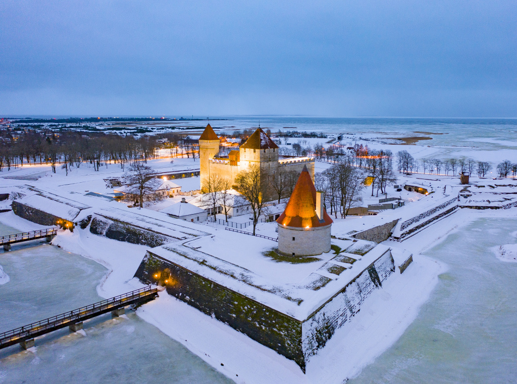 Замок Кюрессаре, Естонія